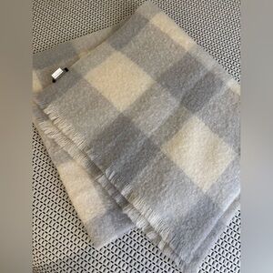 Banana Republic Gray and Cream Plaid Scarf